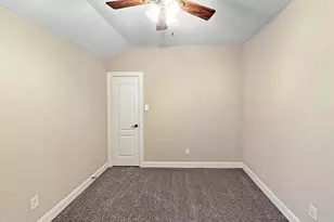 110 N Pinto Point Cir, Spring, TX 77389 - Photo 16