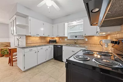 5911 Warm Springs Road, Houston, TX 77035 - Photo 12