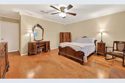 5911 Warm Springs Road, Houston, TX 77035 - Photo 32