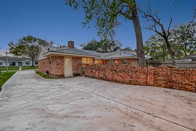 5911 Warm Springs Road, Houston, TX 77035 - Photo 4