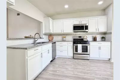 10940 Collingswood Drive, La Porte, TX 77571 - Photo 8