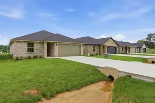 13146 Lake Conroe Bay Rd, Willis, TX 77318 - Photo 2