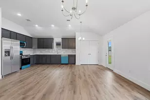 13146 Lake Conroe Bay Rd, Willis, TX 77318 - Photo 10