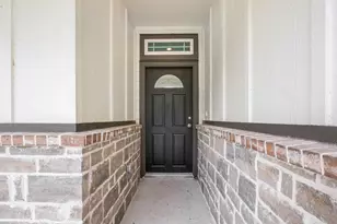 2102 Twin Lakes Blvd, West Columbia, TX 77486 - Photo 2