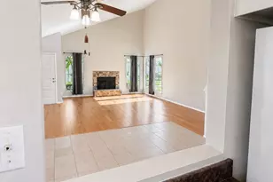 7854 Green Lawn Dr, Houston, TX 77088 - Photo 10