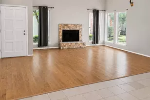 7854 Green Lawn Dr, Houston, TX 77088 - Photo 4