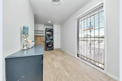 2711 Briarhurst Drive #18, Houston, TX 77057 - Photo 14