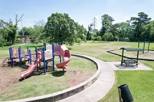 219 W 30th St, Houston, TX 77018 - Photo 34