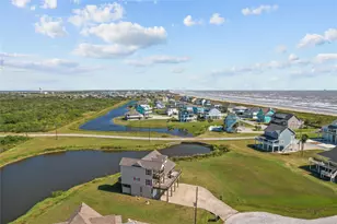 708 Kyndall Cor, Port Bolivar, TX 77650 - Photo 4