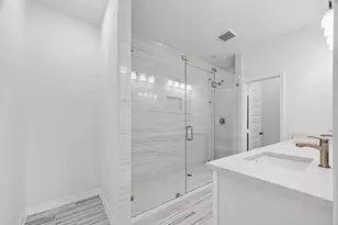 8628 Scott St, Houston, TX 77051 - Photo 32