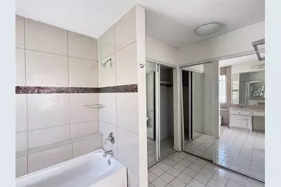 10106 Pear Limb Drive, Houston, TX 77099 - Photo 14
