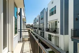 2208 McGowen St, Houston, TX 77004 - Photo 2