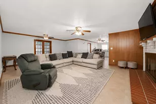 5813 Russell Ln, Baytown, TX 77521 - Photo 4