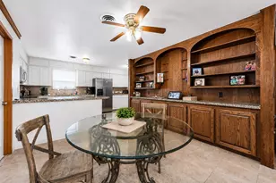 5813 Russell Ln, Baytown, TX 77521 - Photo 6