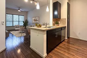 306 McGowen St, Houston, TX 77006 - Photo 2