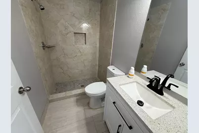 825 Mossey Drive, La Porte, TX 77571 - Photo 20