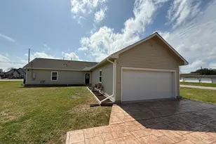 825 Mossey Dr, La Porte, TX 77571 - Photo 30