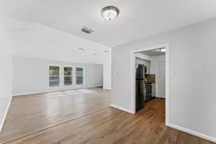 2808 Pinewood Dr, League City, TX 77573 - Photo 8