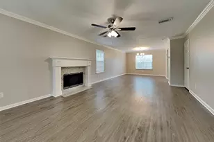 2203 Pincher Creek Dr, Spring, TX 77386 - Photo 2