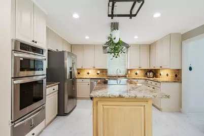 354 Tealwood Drive, Houston, TX 77024 - Photo 16