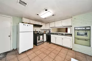 12026 Sela Ln, Houston, TX 77072 - Photo 8