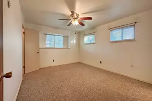 1016 Grove St, Angleton, TX 77515 - Photo 10