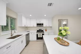 10521 Chesterfield Dr, Houston, TX 77051 - Photo 18