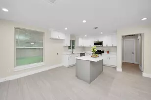 10521 Chesterfield Dr, Houston, TX 77051 - Photo 24