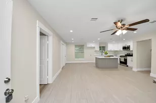 10521 Chesterfield Dr, Houston, TX 77051 - Photo 16