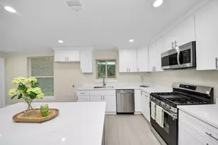 10521 Chesterfield Dr, Houston, TX 77051 - Photo 12