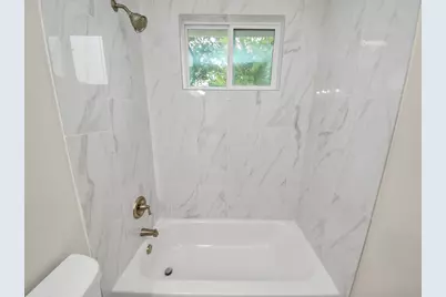 10521 Chesterfield Drive, Houston, TX 77051 - Photo 32