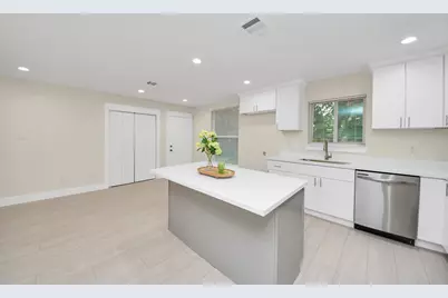10521 Chesterfield Drive, Houston, TX 77051 - Photo 22