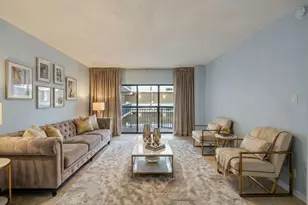 661 Bering Dr, Houston, TX 77057 - Photo 2