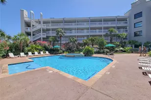 6102 Seawall Blvd, Galveston, TX 77551 - Photo 12
