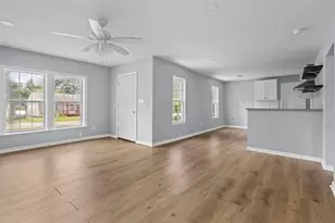 540 24th St, Beaumont, TX 77706 - Photo 8