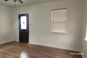 703 N Avenue B, Freeport, TX 77541 - Photo 6