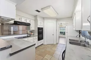 1327 Castle Hill Trail, Kingwood, TX 77339 - Photo 14