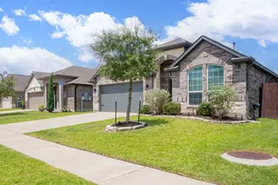 5186 Dry Hollow Dr, Alvin, TX 77511 - Photo 2