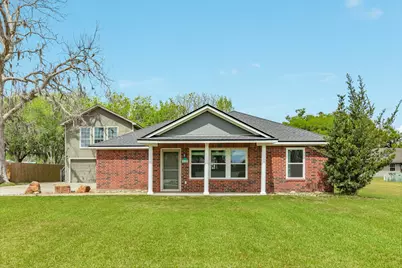 318 S Amherst Drive, West Columbia, TX 77486 - Photo 1