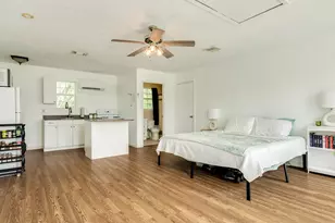 318 S Amherst Dr, West Columbia, TX 77486 - Photo 14