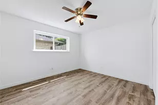 16310 Havenhurst Dr, Houston, TX 77059 - Photo 12