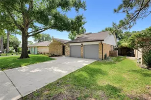 16310 Havenhurst Dr, Houston, TX 77059 - Photo 2