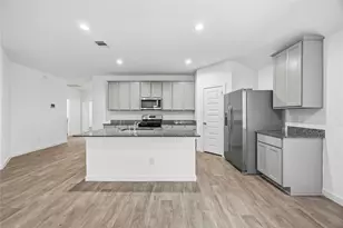 31627 Featherstone Trl, Fulshear, TX 77441 - Photo 4