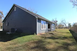 503 W Austin St, Brazoria, TX 77422 - Photo 4