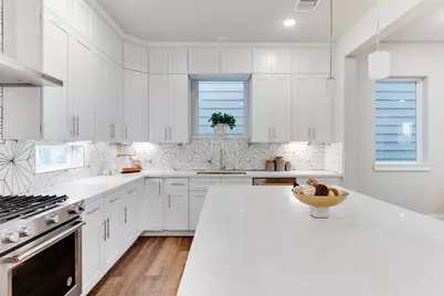 1424 W 34th 1/2 Street, Houston, TX 77018 - Photo 10