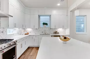 1424 W 34th 1/2 St, Houston, TX 77018 - Photo 10