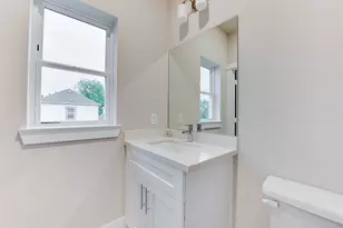 1424 W 34th 1/2 St, Houston, TX 77018 - Photo 24