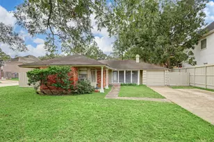 5411 Evergreen St, Bellaire, TX 77401 - Photo 1