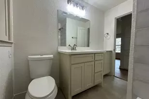 923 W 9th St, Freeport, TX 77541 - Photo 28