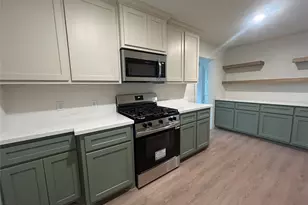 923 W 9th St, Freeport, TX 77541 - Photo 14